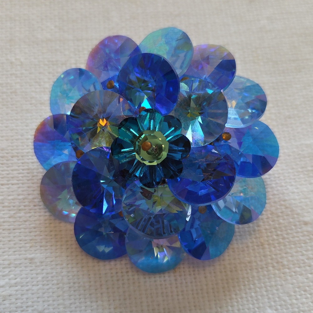 Vintage Blue Iridescent Rivoli Beads Rhinestone Cluster Brooch - Picture 2 of 6